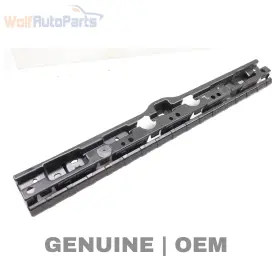 51777357133 Bmw 20-22 M760i Xdrive - Left Rocker Panel / Side Skirt Mount Bracket Center