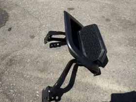 160-10568l Chevrolet Chevy Silverado 2500/3500 8ftbed Box Step Assist Right Passenger 2020/2025