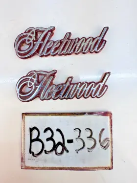 20450279 Gm Nos 1984 1986 Cadillac Fleetwood Rear Quarter Emblem Badge 1985 B32-336