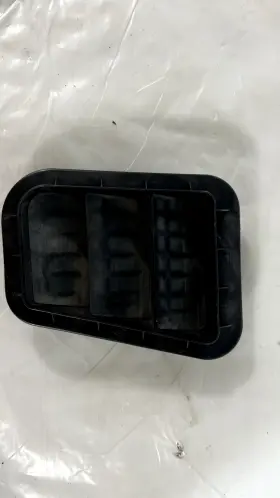 975102f200 Hyundai Kona Rear Right Quarter Air Drafter Pressure Vent Grille Oem 2018-2022