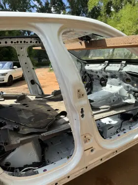 T4a1290 Jaguar 2017 - 2020 F-pace Right Center B Pillar Frame Body Structure Cut White