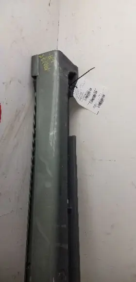 189.le1i06 Lexus 04-06 Es330 Driver Side Left Rocker Panel Moulding