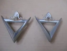 Baj-5825666-a Lincoln Ford 1957 Rear Quarter Panel Emblem Frames