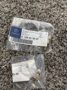 A2089910020 Mercedes-benz Pneumatic Spring Ball Pin Mount Clk Roof Convertible