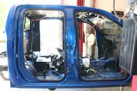 198-10474r Nissan 22-24 Frontier Pro-x Passenger Right Side Rocker And Post Cut