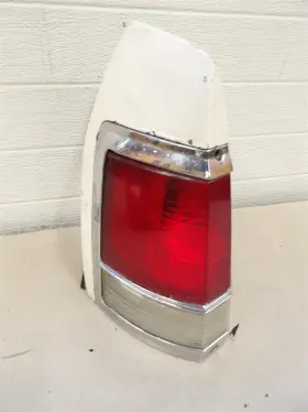 05945652 Pontiac Lh Taillight Quarter Panel Extension 1974-1976 Station Wagon Safari