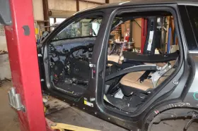 198-51138l Porsche Driver Left Side Rocker And Post Cut Fits 11-18 Cayenne